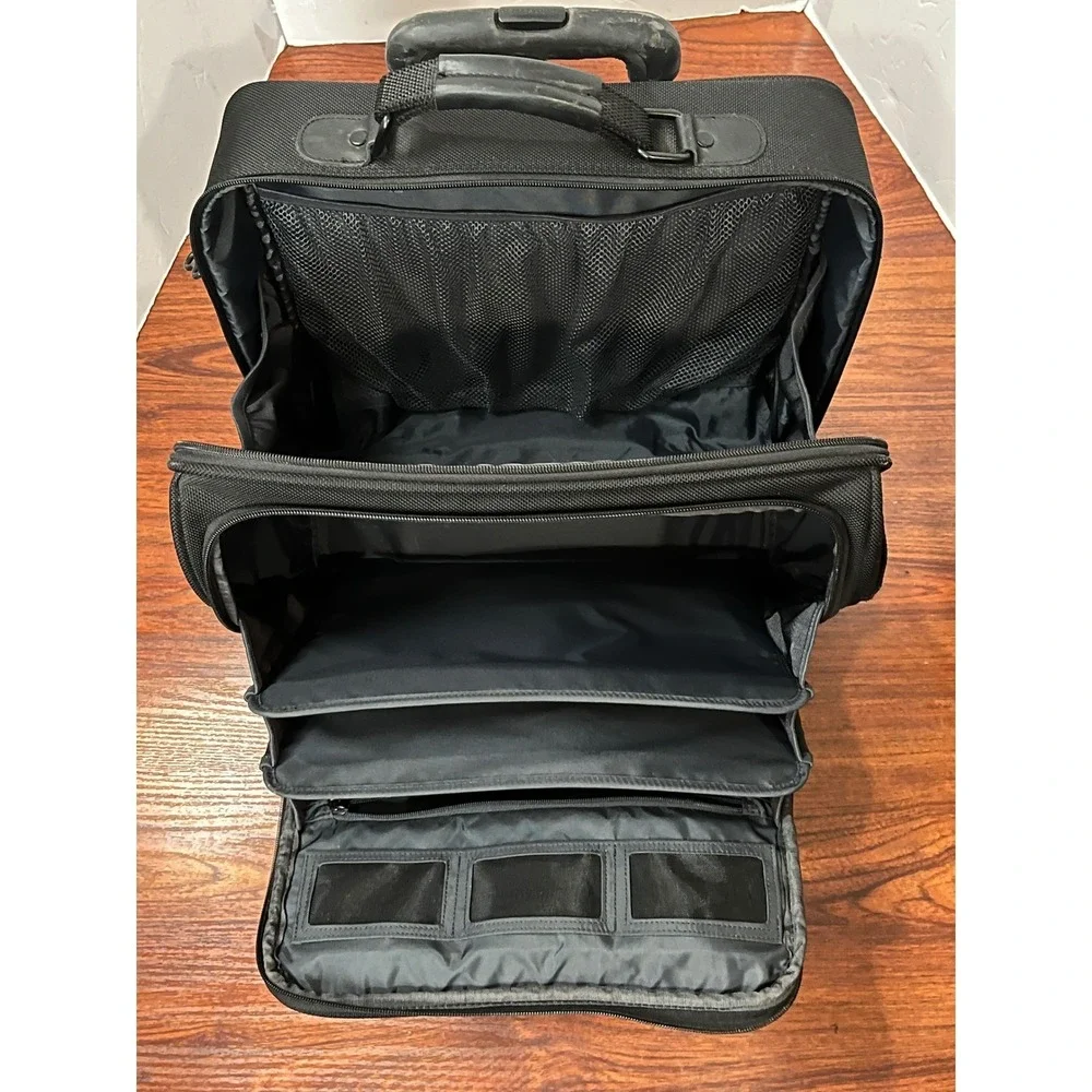 Riggs & Riley Travelware Compact Business Briefcase Carry-on Luggage Black BRW14